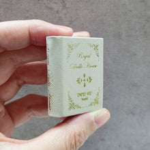 画像をギャラリービューアに読み込む, Royal Dolls' House