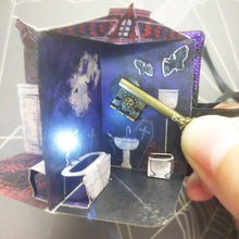 Lade das Bild in den Galerie-Viewer, Horrorhaus