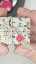 GaleriebetrachterZubehör für Geschenkverpackungen Artikel im Zusammenhang mit Geschenkpapierund schauen Sie sich das Video an
