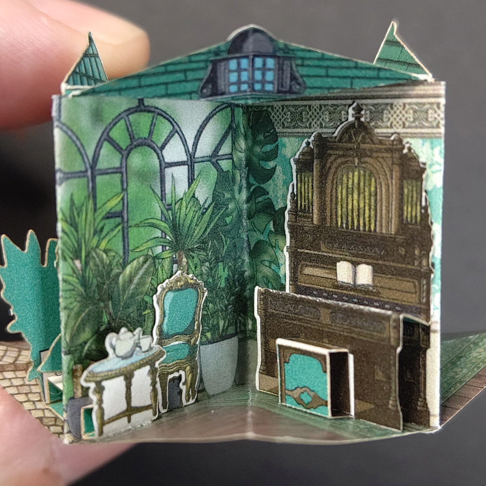 1/12th Scale's Emerald – miniature POP-UP book
