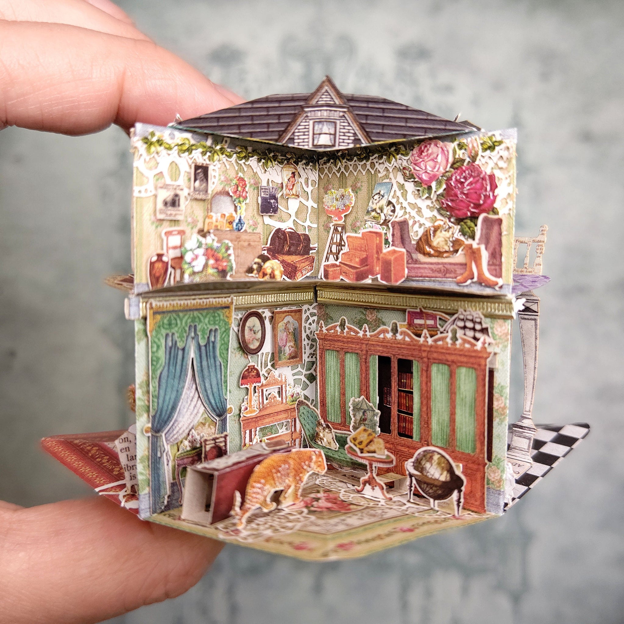 Miniature Pop-Up Folding Paper Doll House [ACB 213]